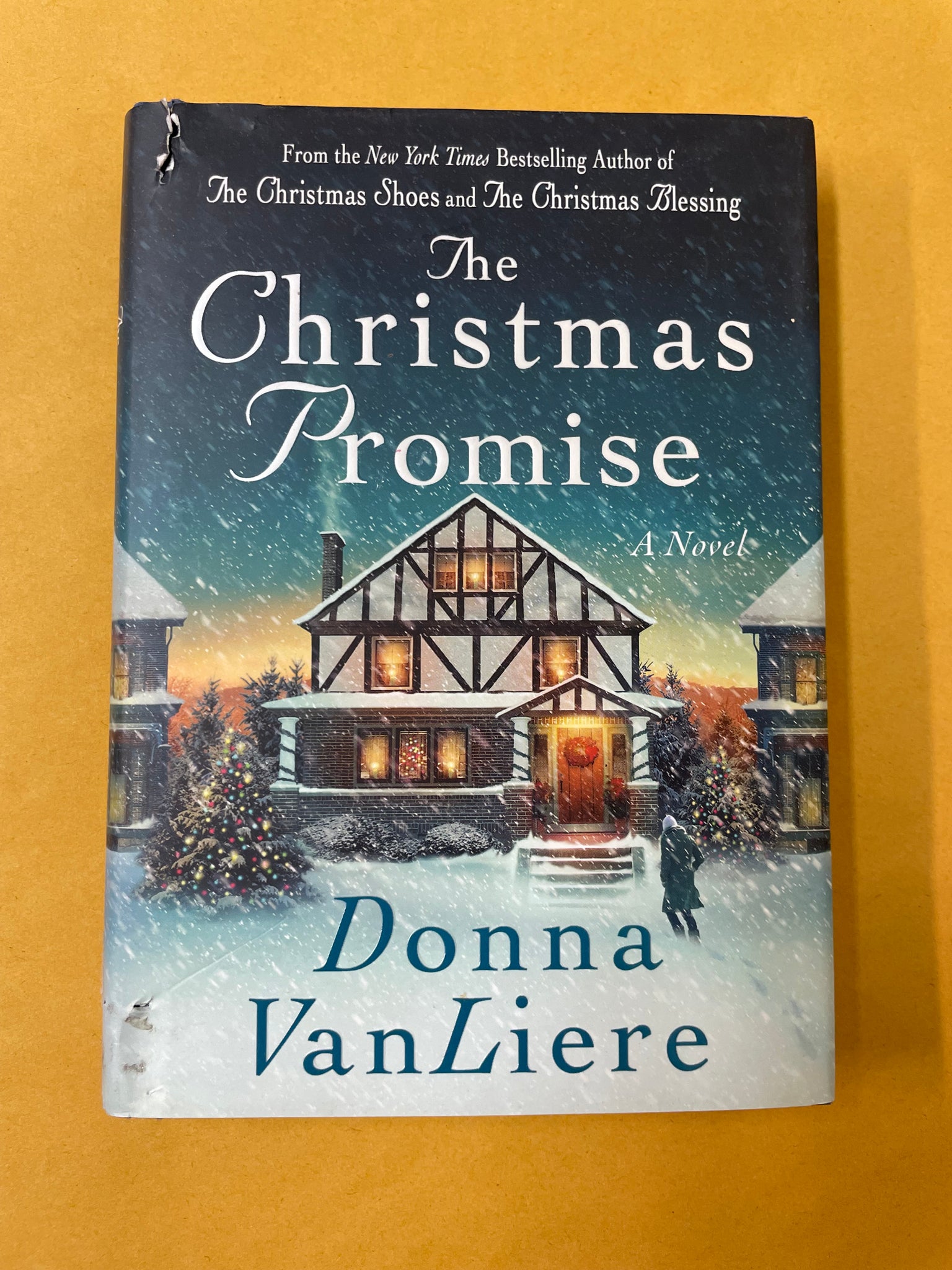 The Christmas Promise: A Novel